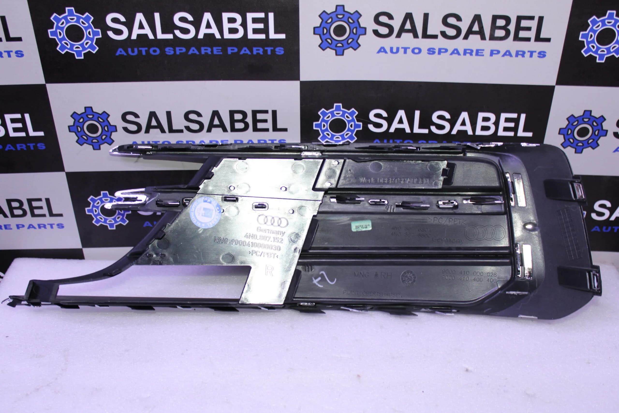 AUDI A8 GRILLE 4N0807680A