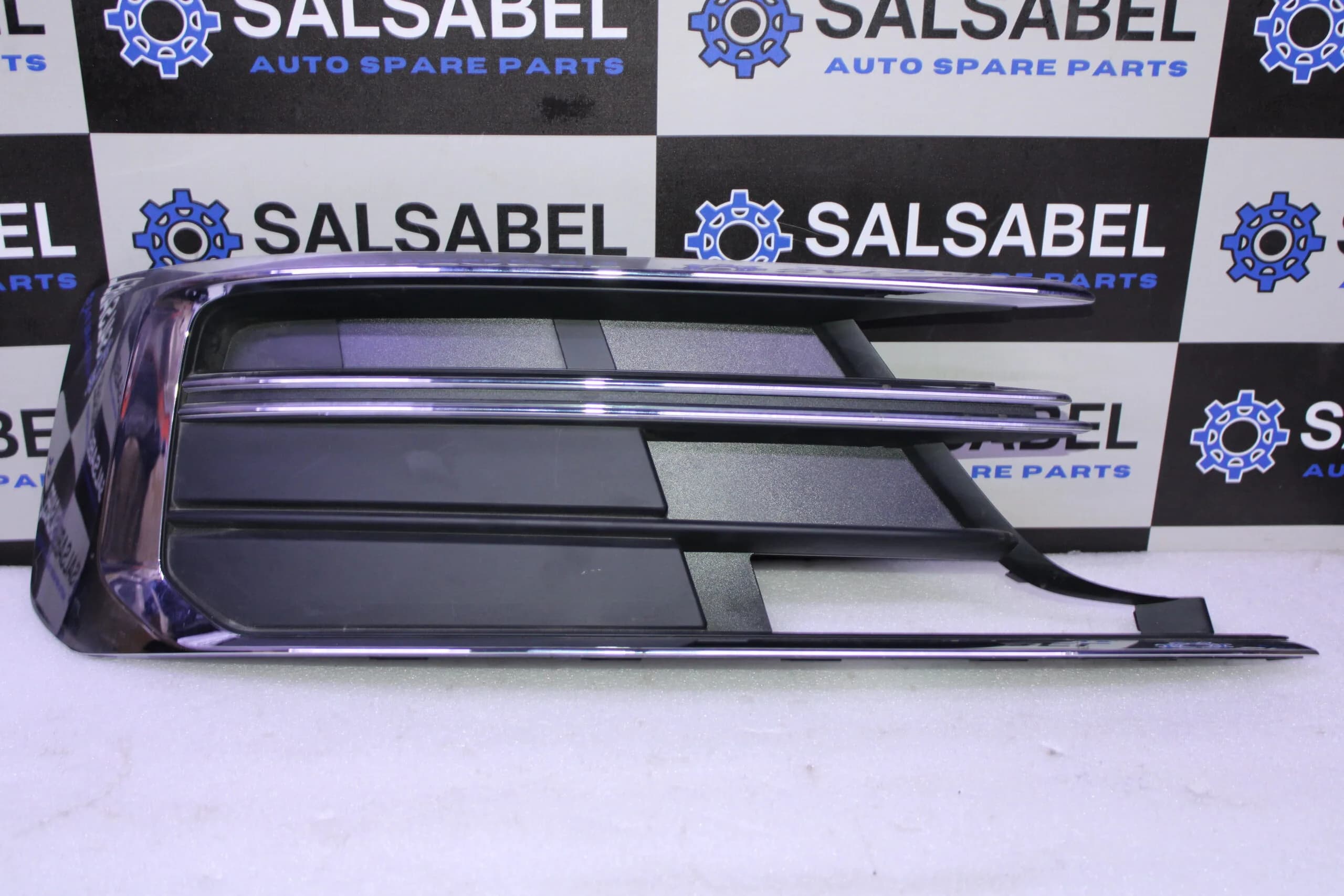 AUDI A8 GRILLE 4N0807680A