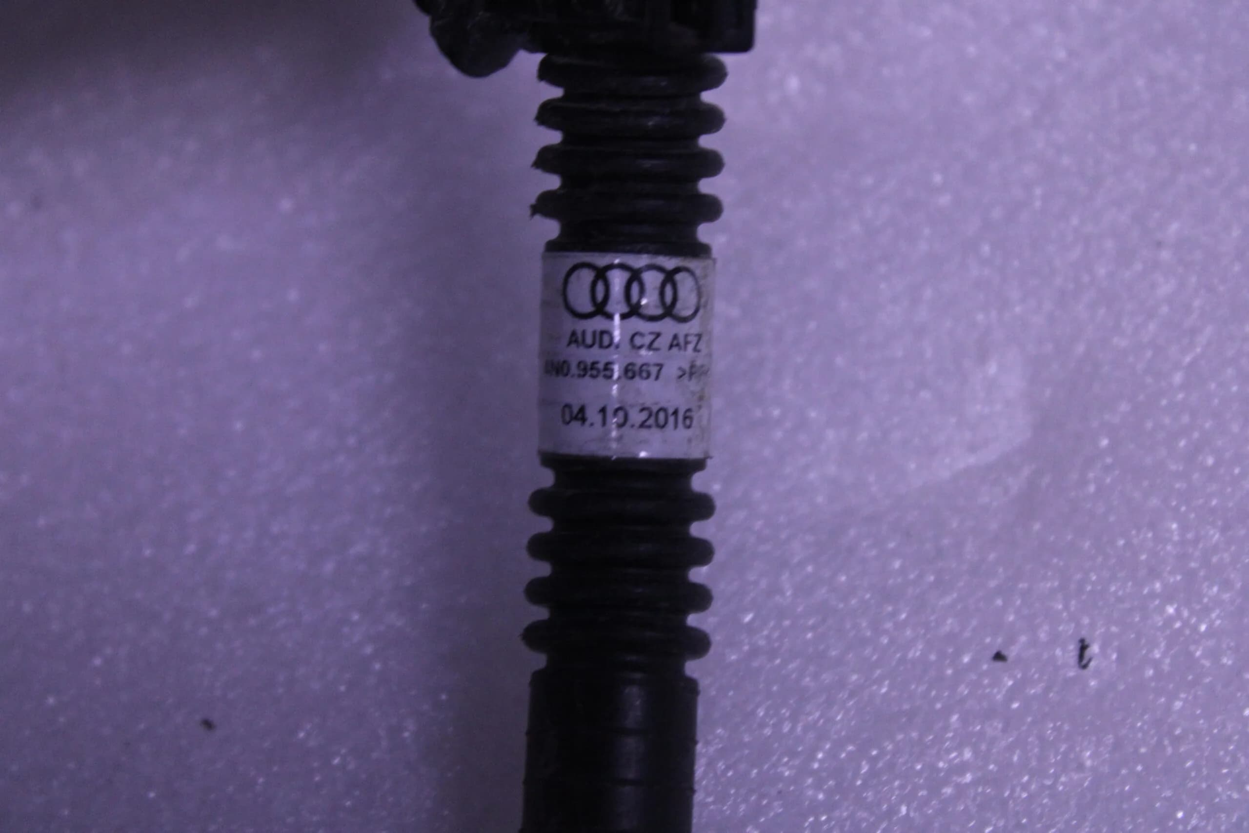 AUDI A8 PIPE 4N0955667