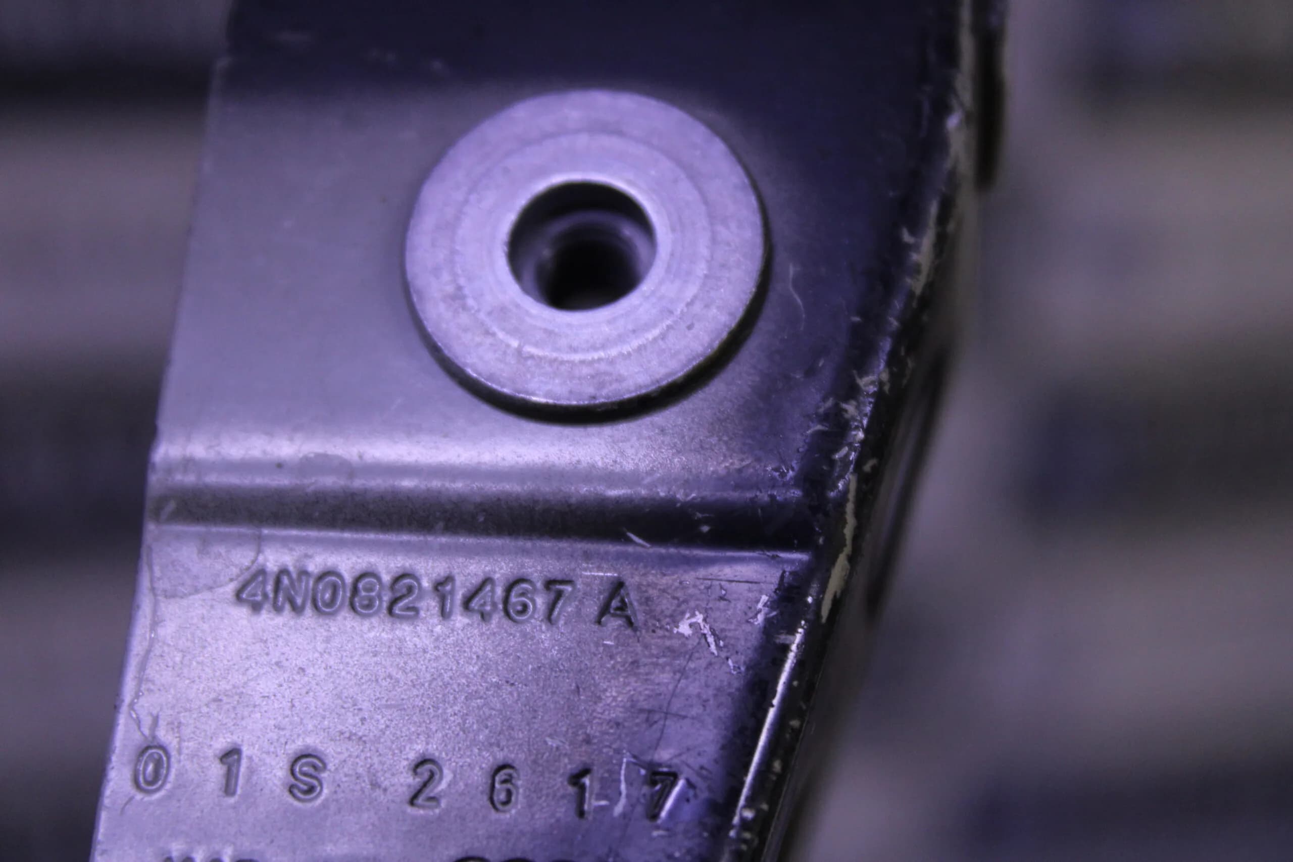 AUDI BRACKET 4N0821467A
