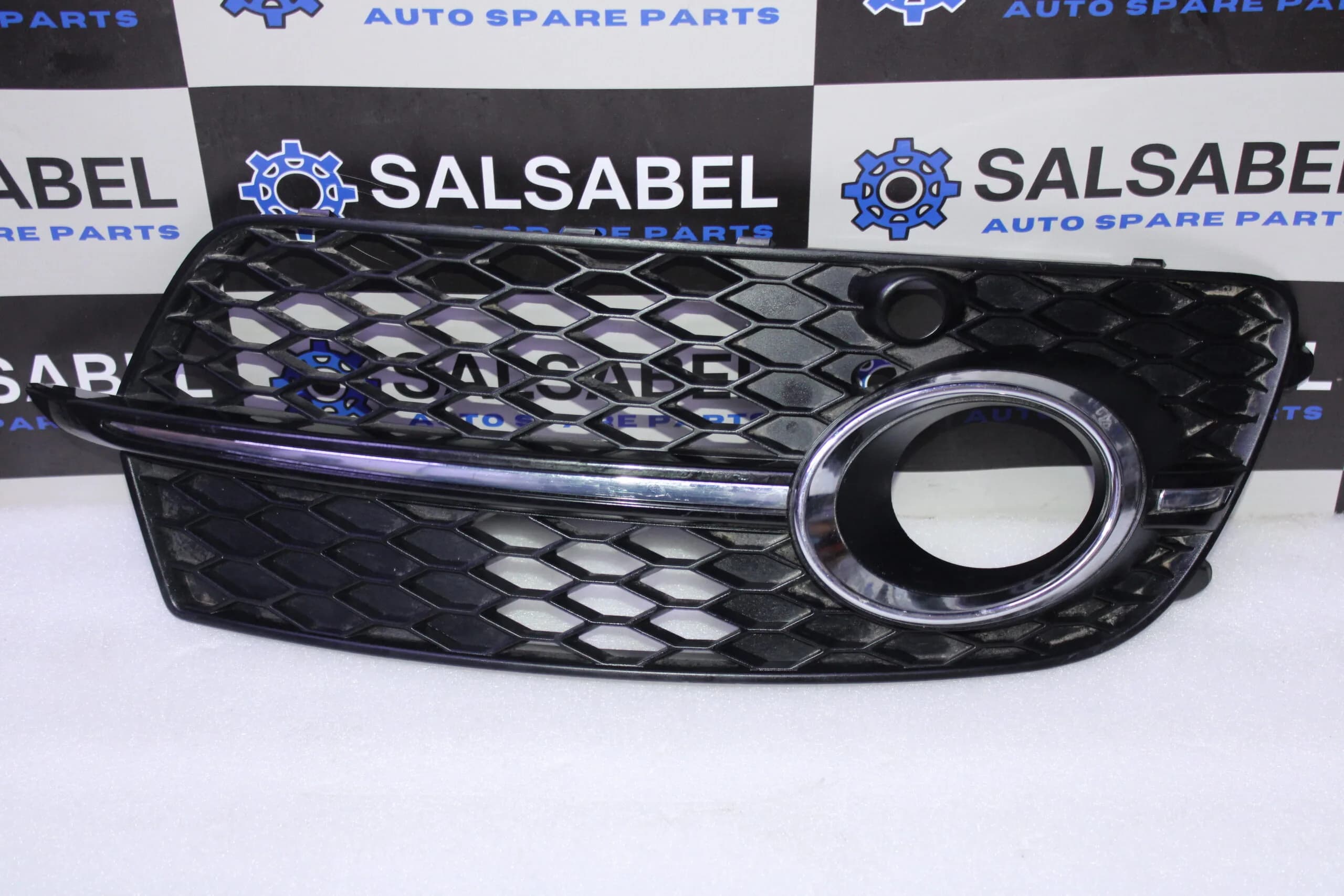 AUDI Q5 GRILLE 8R0807682