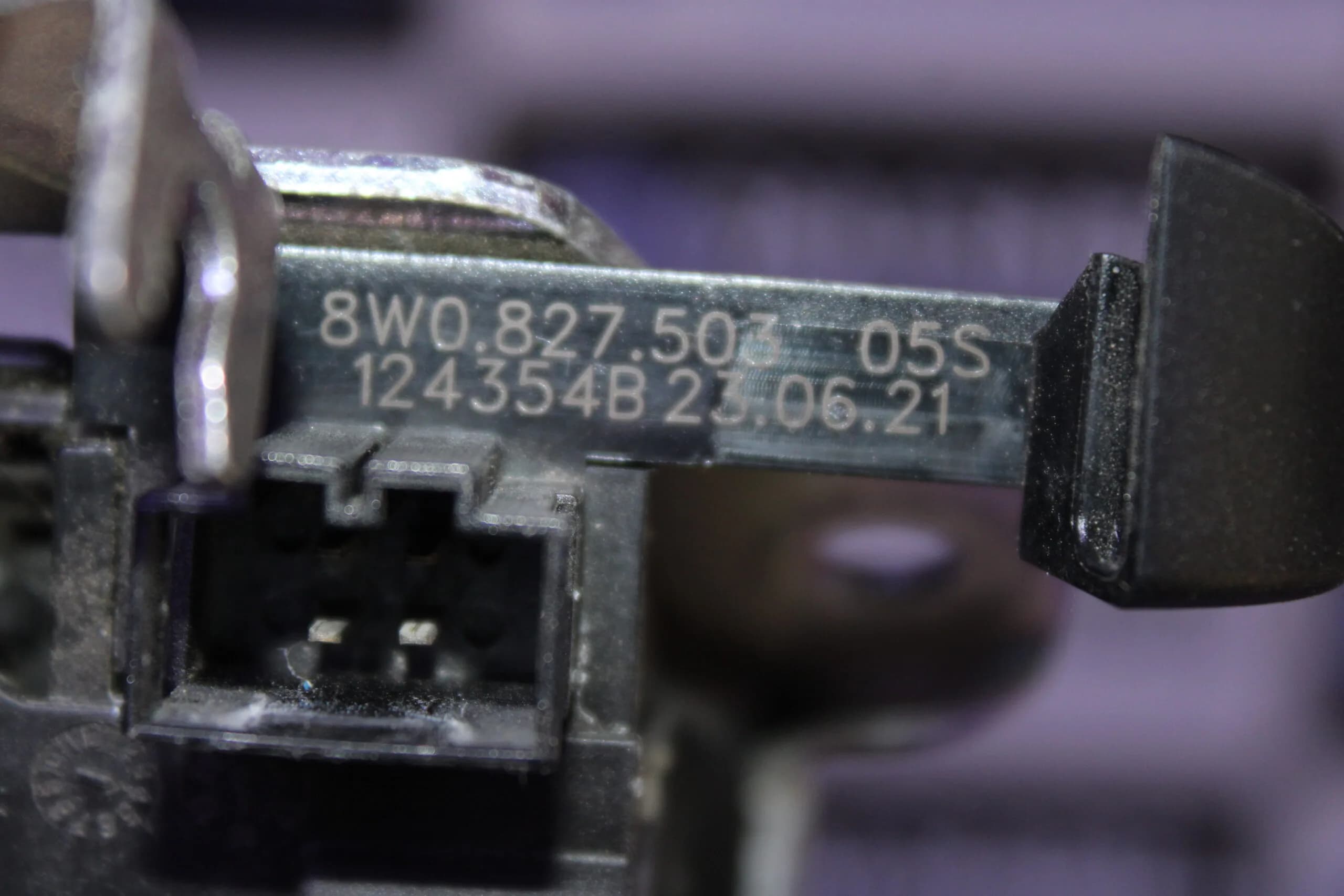 AUDI LID LOCK 8W0827503
