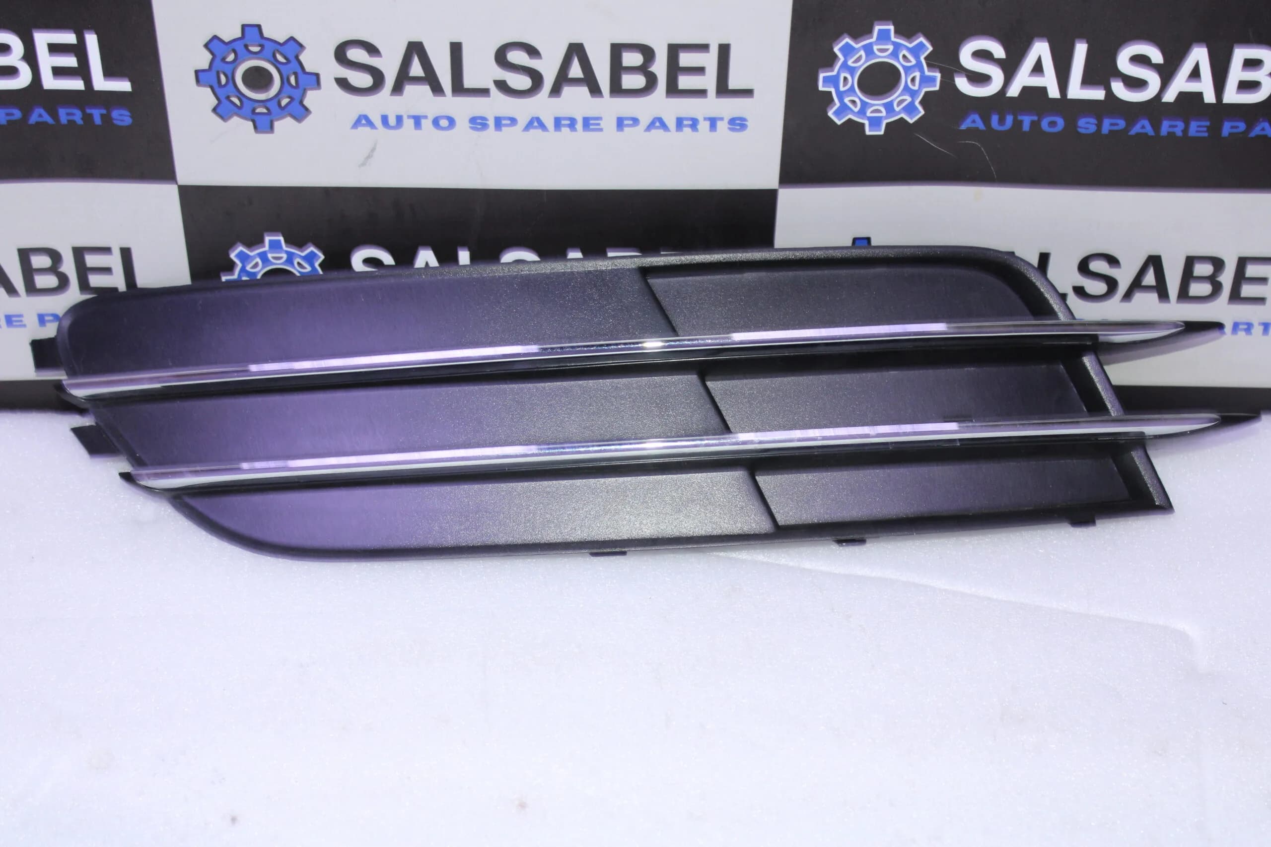AUDI A6 GRILLE 4G0807681