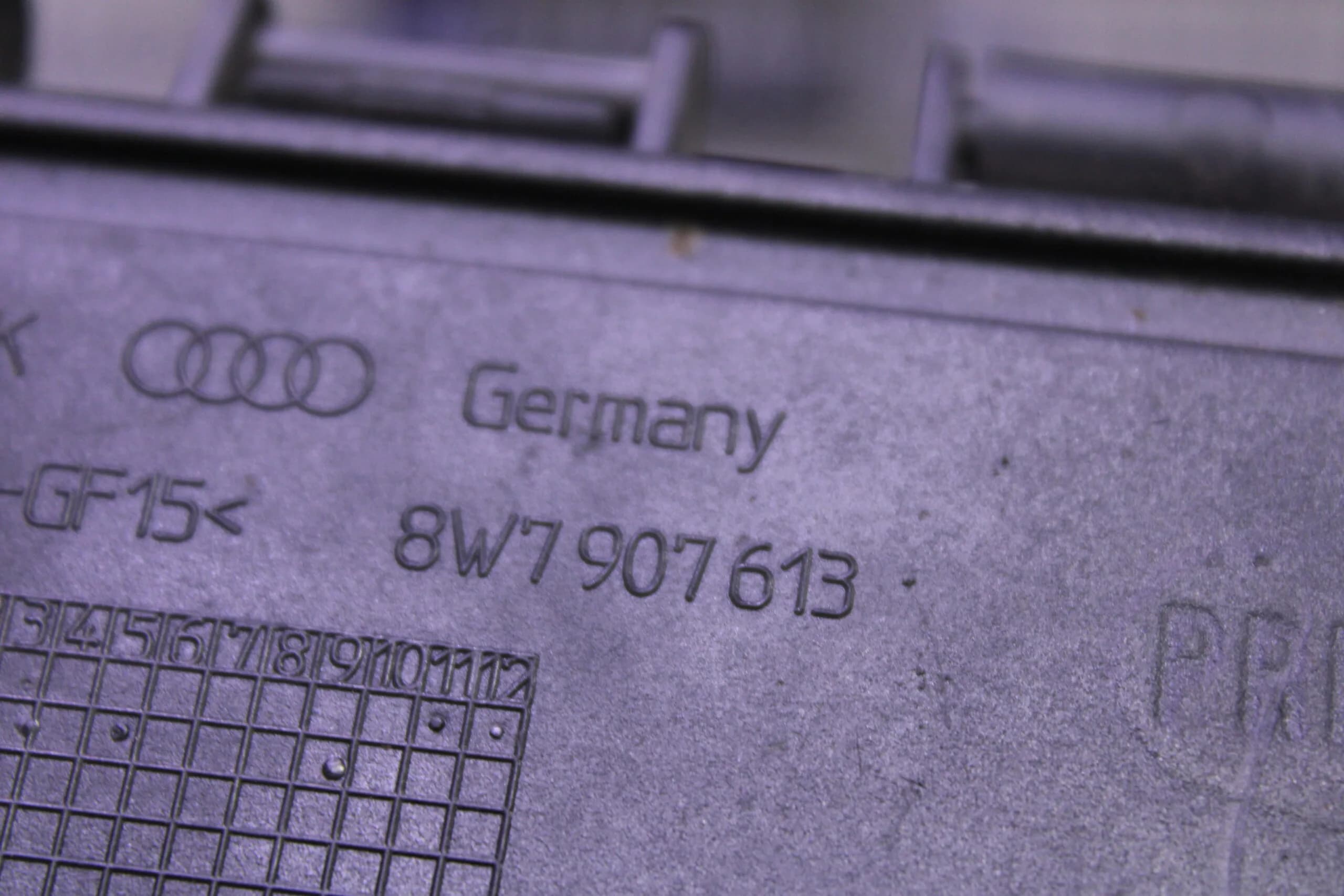 AUDI A5 COVER 8W7907613